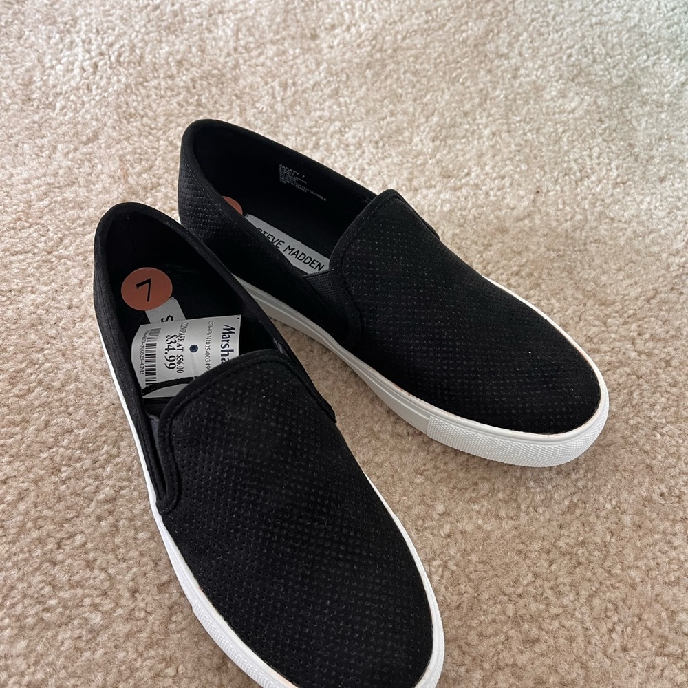 NWT Steve Madden Zarayy womens size 7 black suede